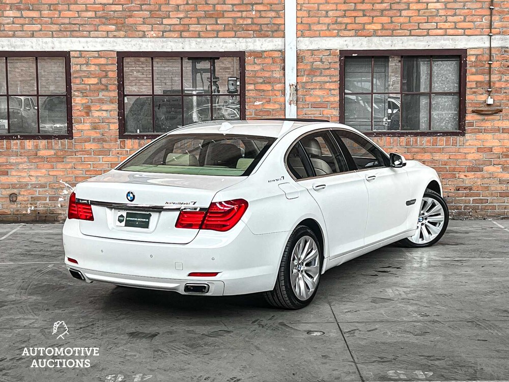 BMW ActiveHybrid7 F04 4.4 V8 465PS 2011
