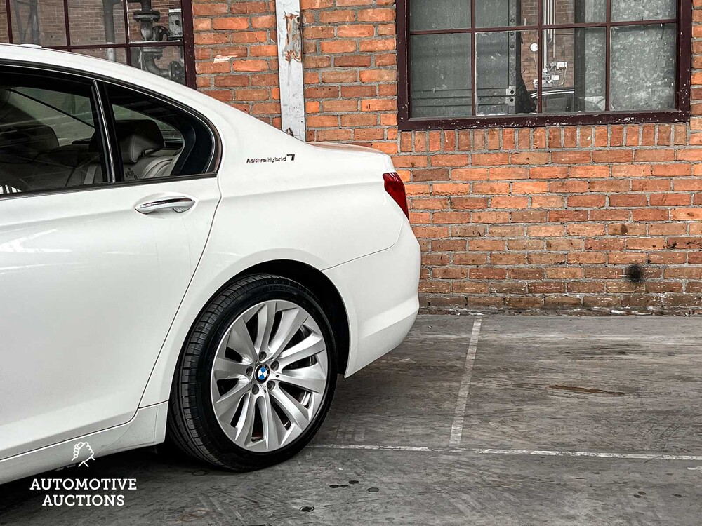 BMW ActiveHybrid7 F04 4.4 V8 465PS 2011