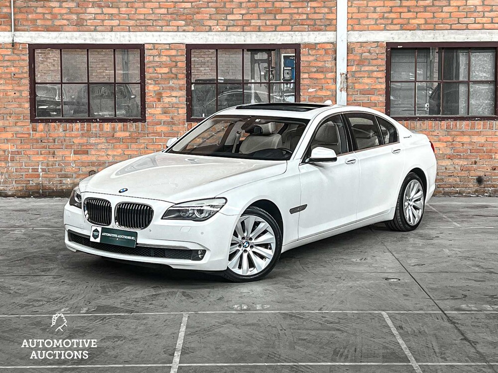 BMW ActiveHybrid7 F04 4.4 V8 465PS 2011
