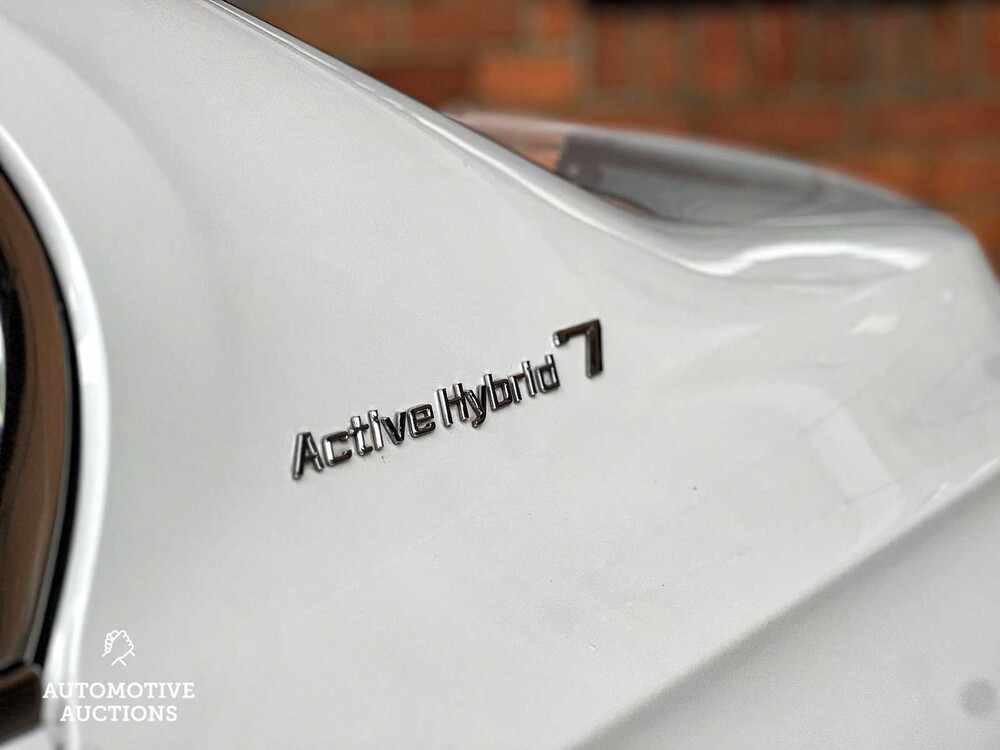 BMW ActiveHybrid7 F04 4.4 V8 465PS 2011