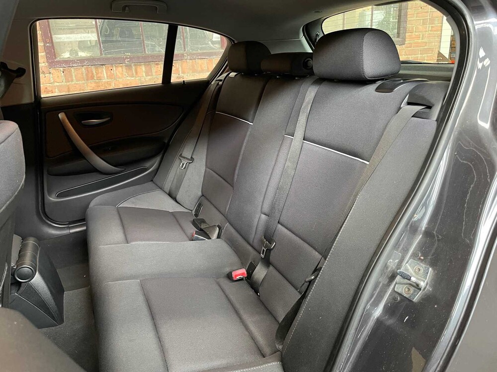 BMW 1er 118i Business Line 143PS 2008 - Fertigmodell GB-, 23-GNX-6