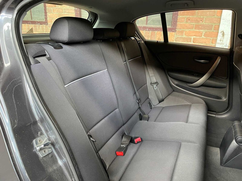 BMW 1er 118i Business Line 143PS 2008 - Fertigmodell GB-, 23-GNX-6