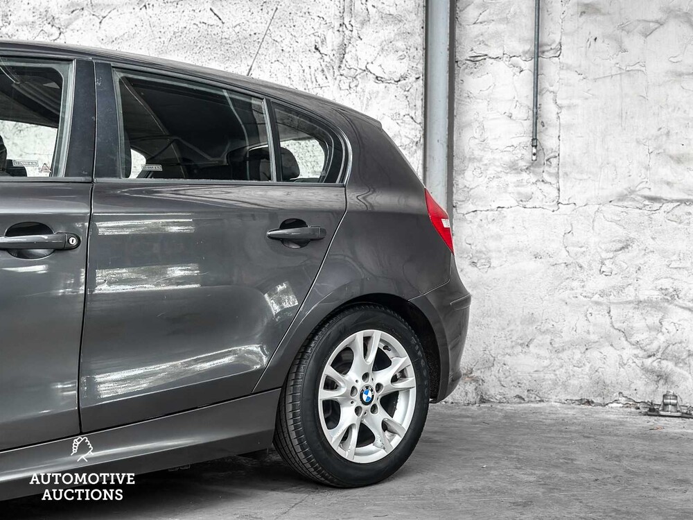 BMW 1er 118i Business Line 143PS 2008 - Fertigmodell GB-, 23-GNX-6