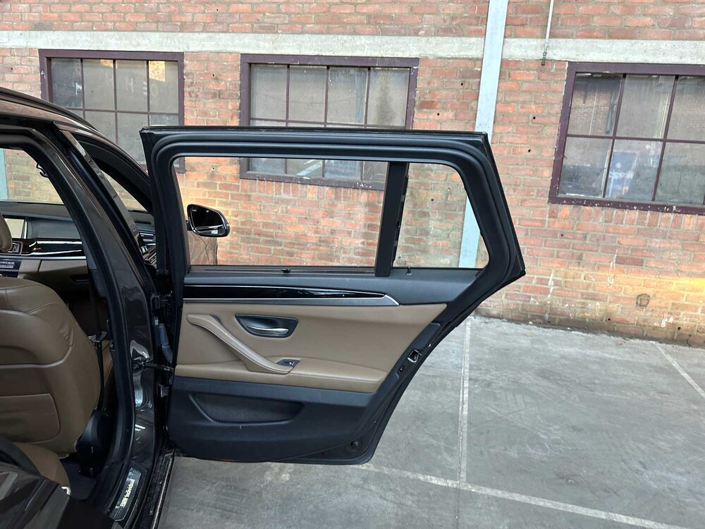 BMW 535xd Touring M-Sport Edition High Executive 313PS 2016, PN-818-P