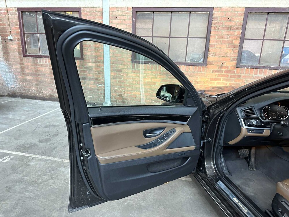 BMW 535xd Touring M-Sport Edition High Executive 313PS 2016, PN-818-P