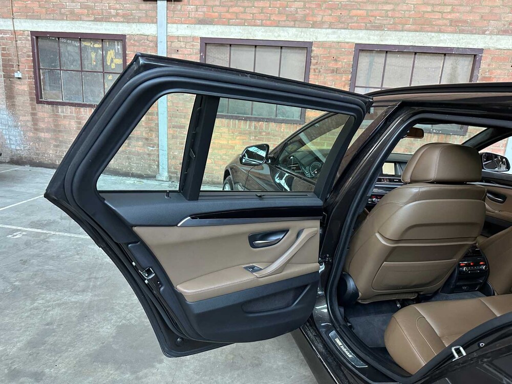 BMW 535xd Touring M-Sport Edition High Executive 313PS 2016, PN-818-P