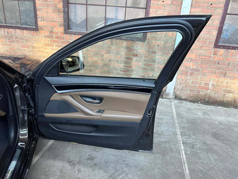 BMW 535xd Touring M-Sport Edition High Executive 313PS 2016, PN-818-P