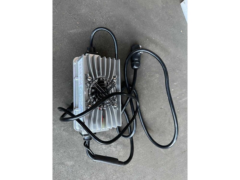 Sur-Ron Light Bee A067 L1EX Elektro-Enduro-Dirtbike (neu aus der Box)