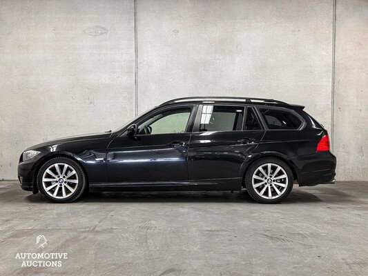 BMW 320i Touring E91 170pk 2009 3-serie, 26-LBN-2