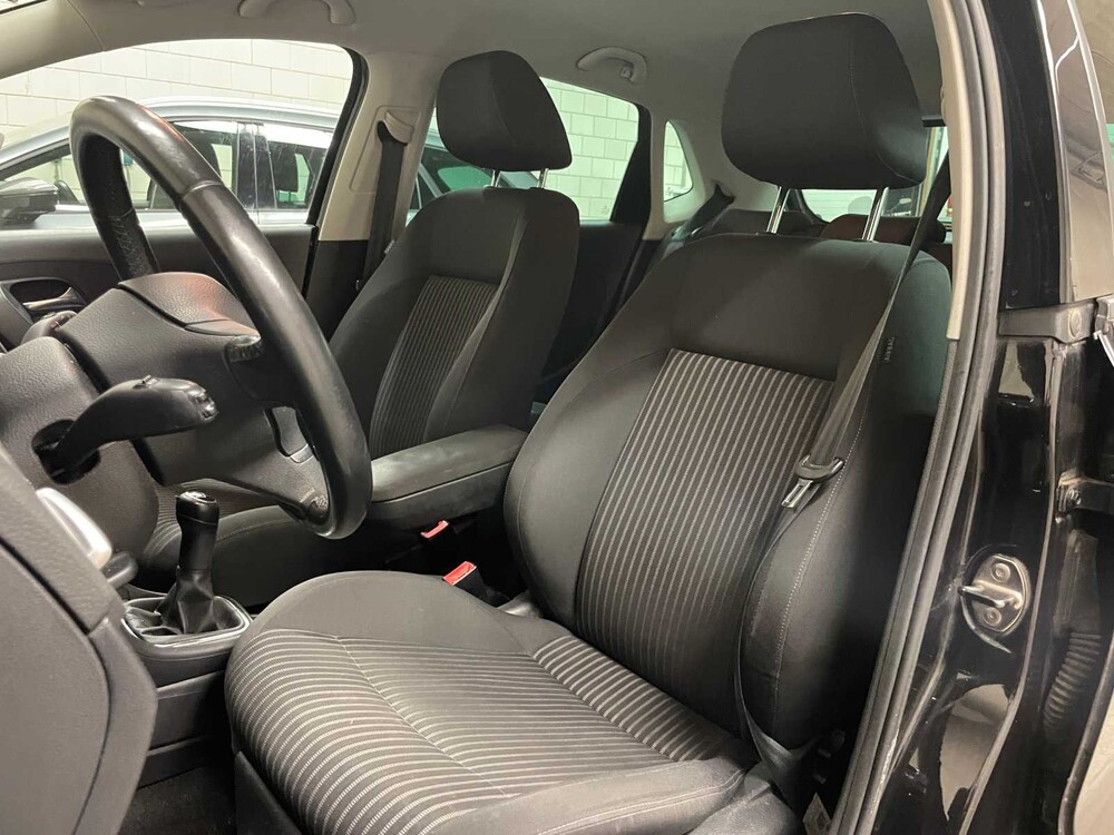 Volkswagen Polo 1.4-16V Highline 86PS 2010, 37-KPG-8