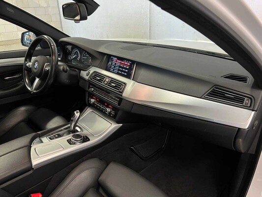 BMW 520i Touring Executive M-Sport -Automatic- 184hp 2015 5-Series, 6-ZFK-39