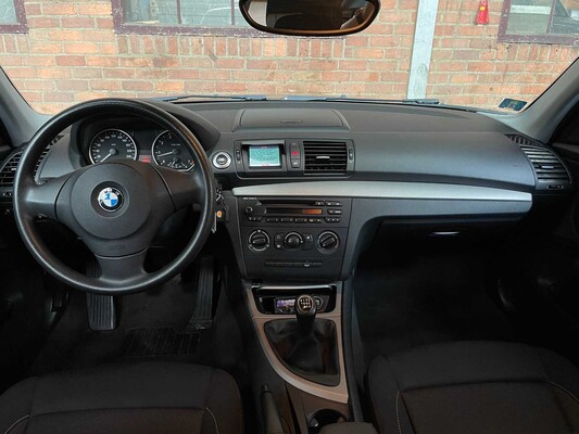 BMW 118i Business Line 143PS 2008 1er - Fertigmodell GB-, 23-GNX-6