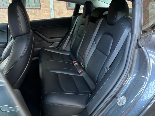 Tesla Model 3 Standard RWD Plus 60 kWh 238hp 2019 (Original-NL + 1st owner), G-372-FS