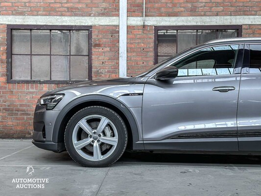 Audi e-tron 55 Quattro Advanced Pro Line Plus 95 kWh 360hp 2019, J-437-KN