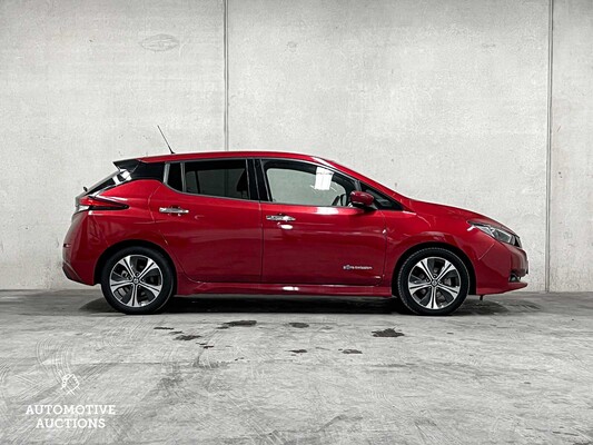 Nissan LEAF N-Connecta 40 kWh 150pk 2018 (Origineel-NL + 1e Eigenaar), TZ-306-X