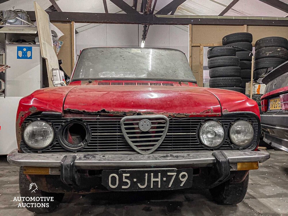 Alfa Romeo Giulia Super 1600 Lusso, 05-JH-79