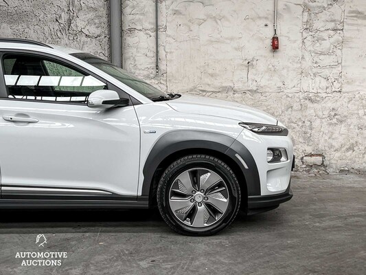 Hyundai Kona EV Premium 64 kWh 204pk 2019 (Origineel-NL + 1e Eigenaar), ZF-719-J