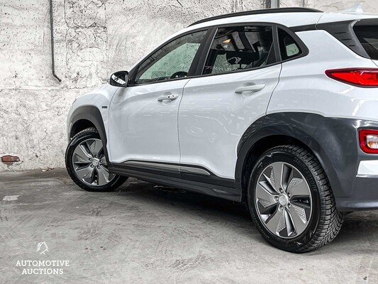 Hyundai Kona EV Premium 64 kWh 204pk 2019 (Origineel-NL + 1e Eigenaar), ZF-719-J