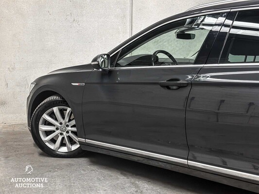 Volkswagen Passat Variant 2.0 BiTDI 4Motion Highline 239pk 2015, L-497-RG