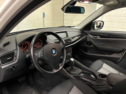 BMW X1 sDrive18i Executive 150pk 2011, 30-XNH-3