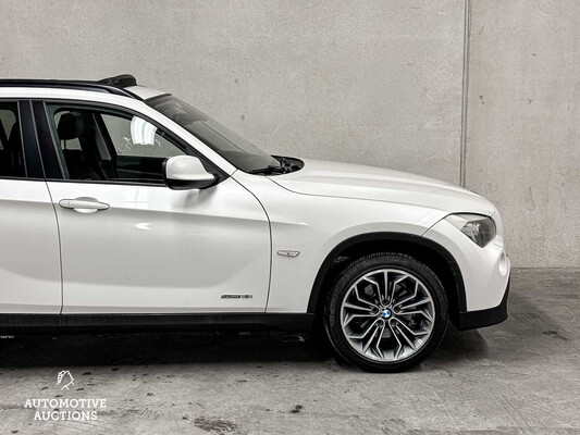 BMW X1 sDrive18i Executive 150pk 2011, 30-XNH-3