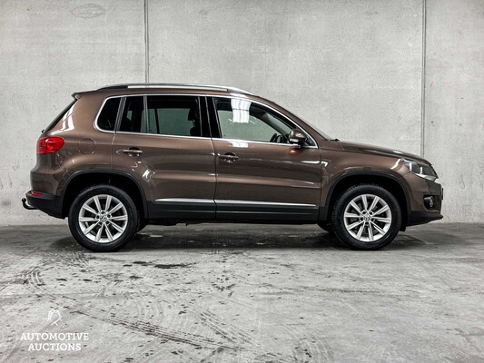 Volkswagen Tiguan 1.4 TSI Sport&Style 160hp 2012, J-330-GB