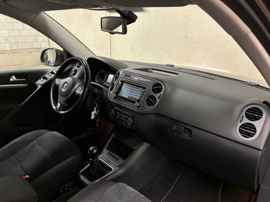 Volkswagen Tiguan 1.4 TSI Sport&Style 160hp 2012, J-330-GB