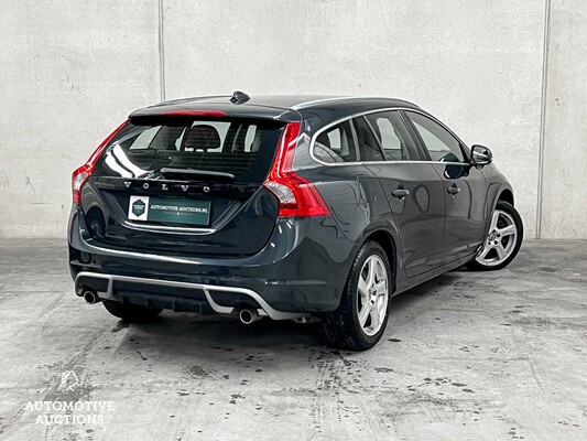 Volvo V60 1.6 T4 Summum 179hp 2011 (Original-NL), 13-RNR-3