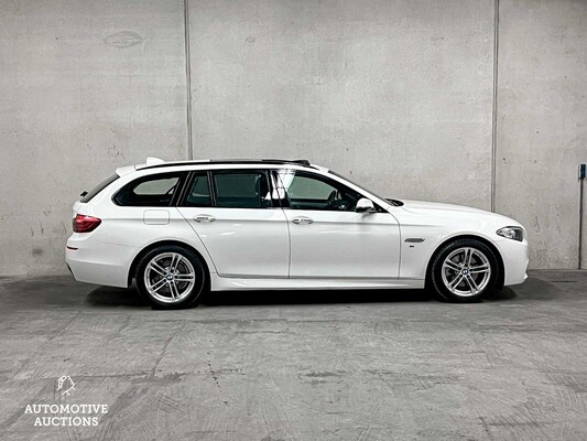 BMW 520i Touring Executive M-Sport -Automatic- 184hp 2015 5-Series, 6-ZFK-39