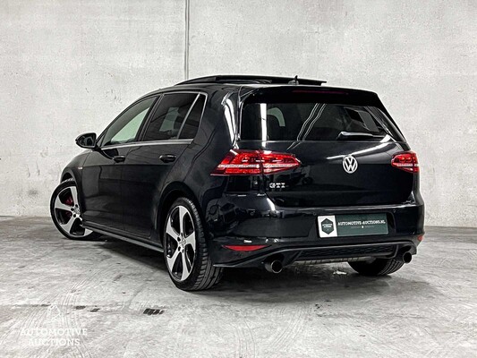 Volkswagen Golf GTI 2.0 TSI DSG6 220pk 2015, ZR-246-F