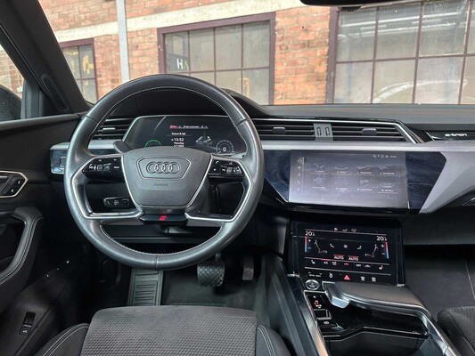 Audi e-tron 50 quattro launch edition black 71 kWh 313hp 2019 (original-NL + 1st owner), H-970-BH