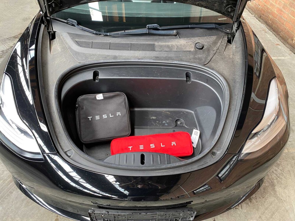 Tesla Model 3 Standard RWD Plus 60 kWh 238PS 2020 (Original-NL + 1. Besitzer), H-097-LX