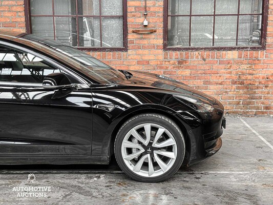 Tesla Model 3 Standard RWD Plus 60 kWh 238PS 2020 (Original-NL + 1. Besitzer), H-097-LX