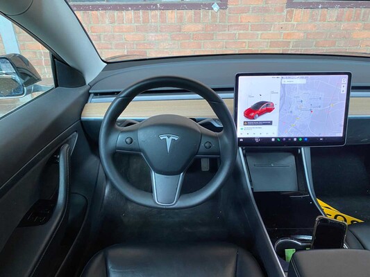 Tesla Model 3 Standard RWD Plus 60 kWh 238PS 2020 (Original-NL + 1. Besitzer), H-097-LX