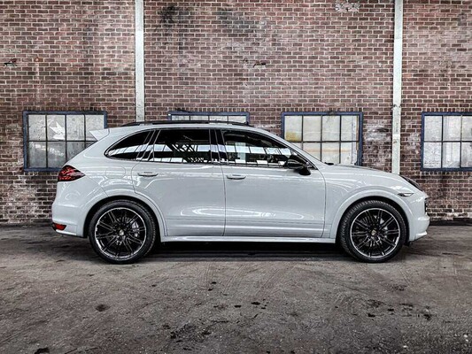 Porsche Cayenne S 4.8 V8 Sport-Chrono 400hp 2013, JP-842-T