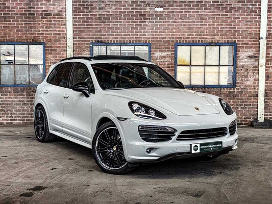 Porsche Cayenne S 4.8 V8 Sport-Chrono 400PS 2013, JP-842-T