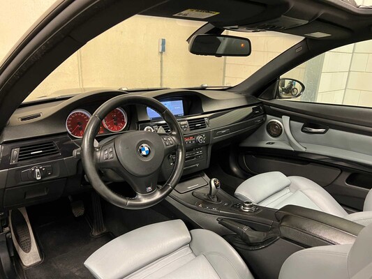 BMW M3 M DCT 4.0 V8 E92 420PS 2008 3er Coupé, 83-XVB-9 Youngtimer