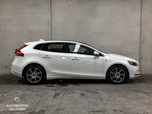 Volvo V40 1.6 D2 Ocean Race AUTOMATIC 114hp 2015, PG-062-X