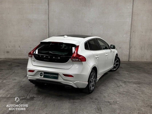 Volvo V40 1.6 D2 Ocean Race AUTOMAAT 114pk 2015, PG-062-X