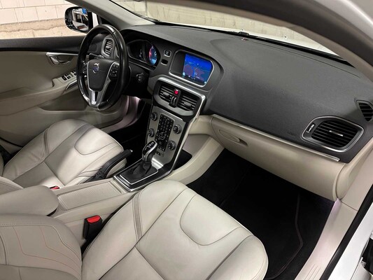 Volvo V40 1.6 D2 Ocean Race AUTOMATIC 114PS 2015, PG-062-X