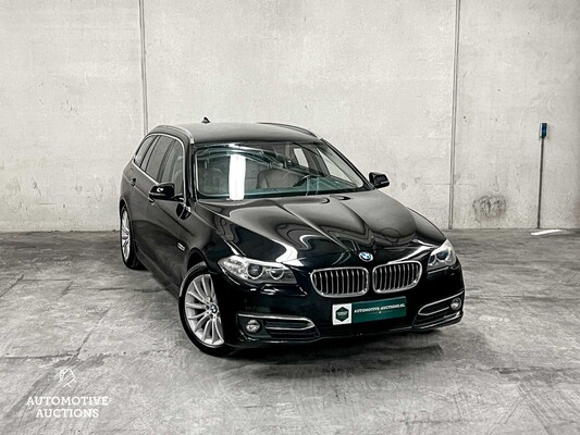 BMW 520i Touring Luxury Edition 184pk 2014 (Origineel-NL) 5-serie, 5-TBH-39