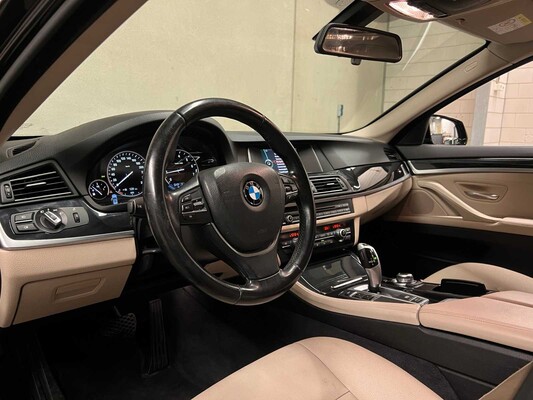 BMW 520i Touring Luxury Edition 184hp 2014 (Original-UK) 5-Series, 5-TBH-39