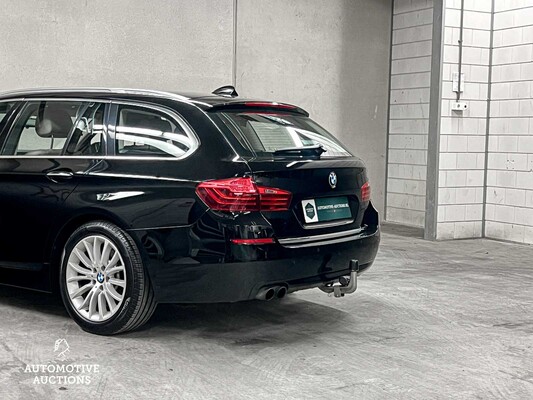 BMW 520i Touring Luxury Edition 184pk 2014 (Origineel-NL) 5-serie, 5-TBH-39