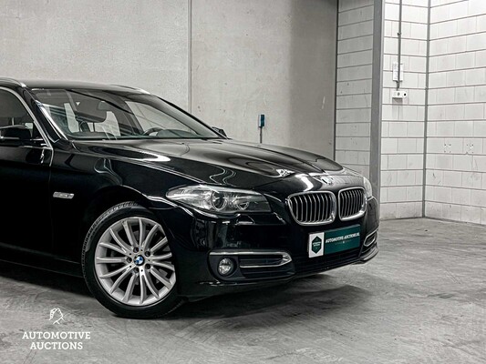 BMW 520i Touring Luxury Edition 184pk 2014 (Origineel-NL) 5-serie, 5-TBH-39