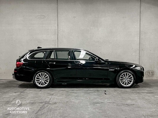 BMW 520i Touring Luxury Edition 184pk 2014 (Origineel-NL) 5-serie, 5-TBH-39