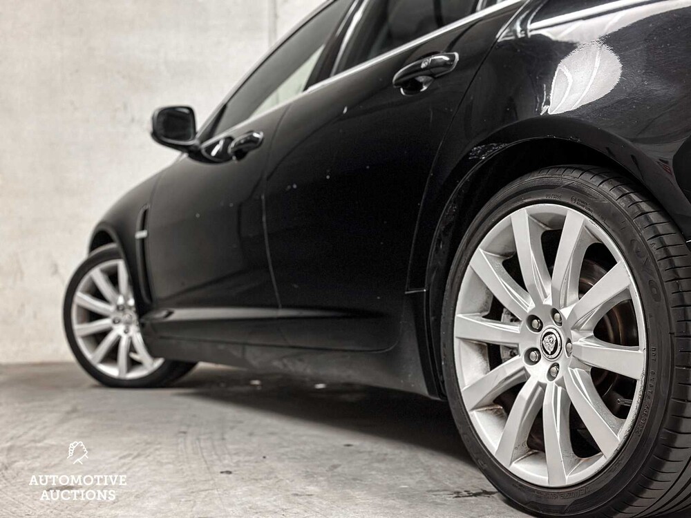 Jaguar XF 2.7D V6 Premium Luxus 207PS 2010 (Original-UK), 81-LDB-9
