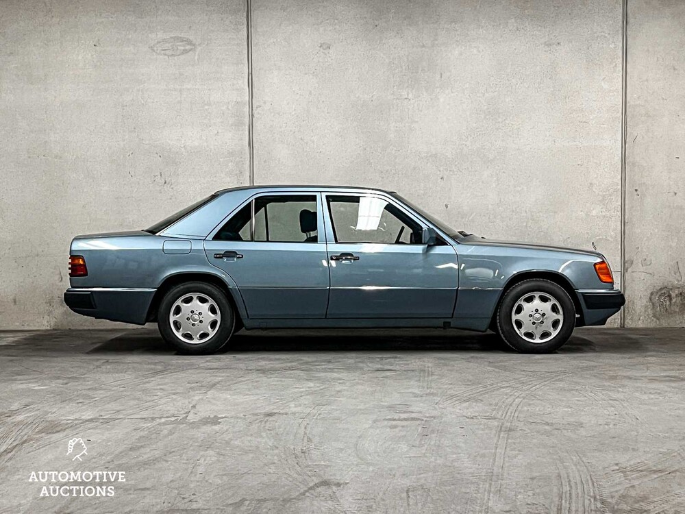 Mercedes-Benz 230E W124 200-500 (Original-NL) E-Klasse, YH-36-FF