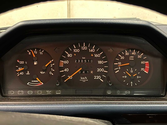 Mercedes-Benz 230E W124 200-500 (Original-NL) E-Klasse, YH-36-FF