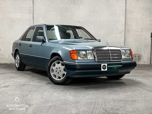 Mercedes-Benz 230E W124 200-500 (Original-NL) E-Class, YH-36-FF