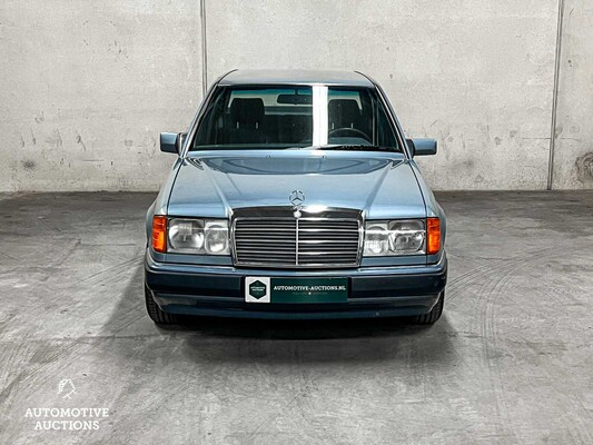 Mercedes-Benz 230E W124 200-500 (Original-NL) E-Class, YH-36-FF